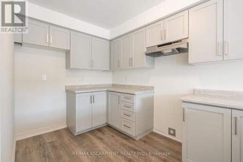 118 - 21 Roxanne Drive, Hamilton, ON - Indoor