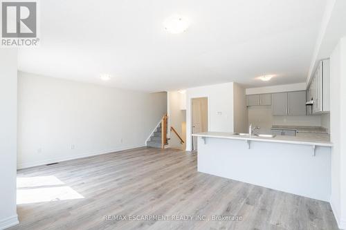 118 - 21 Roxanne Drive, Hamilton, ON - Indoor