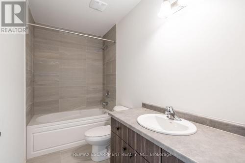 118 - 21 Roxanne Drive, Hamilton, ON - Indoor Photo Showing Bathroom