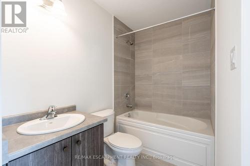 118 - 21 Roxanne Drive, Hamilton, ON - Indoor Photo Showing Bathroom