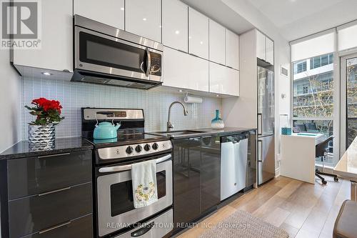 201 - 80 Marine Parade Drive, Toronto (Mimico), ON - Indoor Photo Showing Kitchen