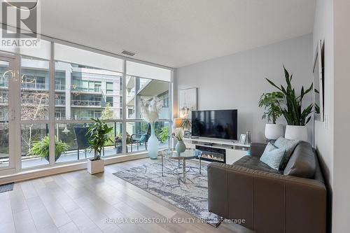 201 - 80 Marine Parade Drive, Toronto (Mimico), ON - Indoor Photo Showing Living Room