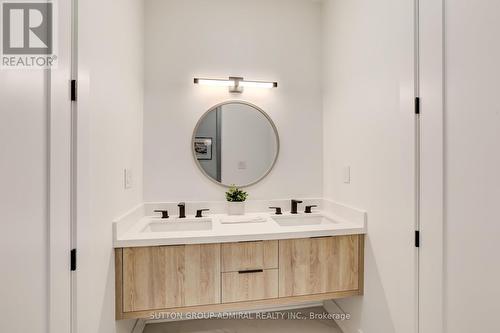 36 Maple Avenue N, Mississauga (Port Credit), ON - Indoor Photo Showing Bathroom