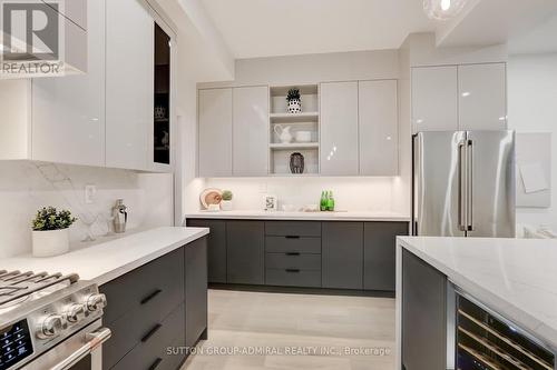 36 Maple Avenue N, Mississauga (Port Credit), ON - Indoor Photo Showing Kitchen With Upgraded Kitchen