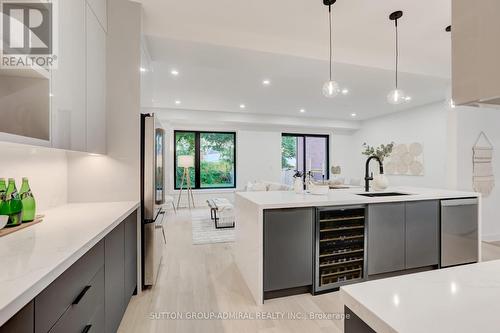 36 Maple Avenue N, Mississauga (Port Credit), ON - Indoor Photo Showing Kitchen With Upgraded Kitchen