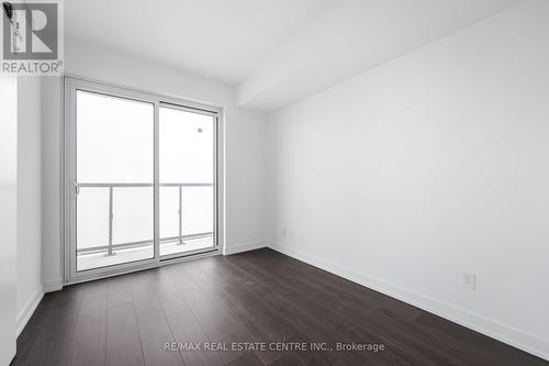 1703 - 370 Martha Street, Burlington, ON - Indoor Photo Showing Other Room