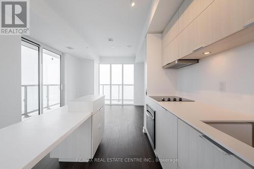 1703 - 370 Martha Street, Burlington, ON - Indoor Photo Showing Kitchen