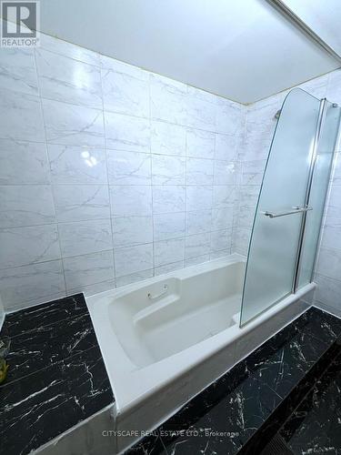 1009 - 4725 Sheppard Avenue, Toronto (Agincourt South-Malvern West), ON - Indoor Photo Showing Bathroom