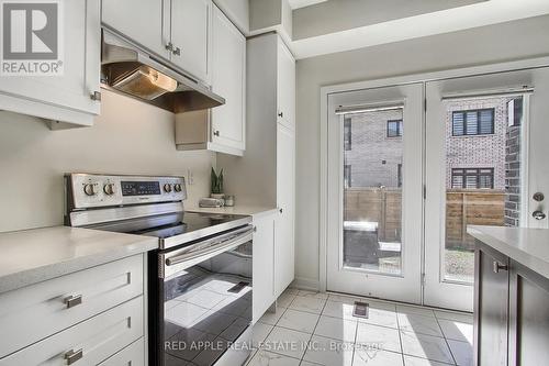 20 Hilts Drive, Richmond Hill, ON - Indoor Photo Showing Kitchen