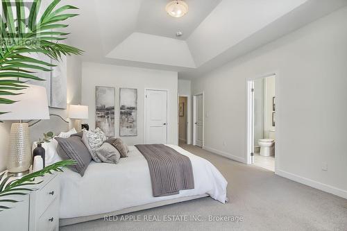 20 Hilts Drive, Richmond Hill, ON - Indoor Photo Showing Bedroom