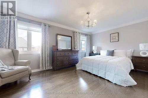 142 Mccann Crescent, Bradford West Gwillimbury (Bradford), ON - Indoor Photo Showing Bedroom