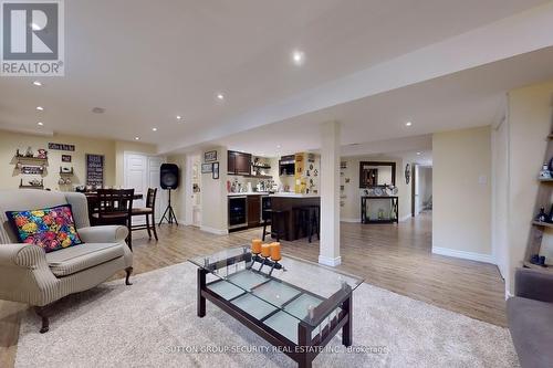 142 Mccann Crescent, Bradford West Gwillimbury (Bradford), ON - Indoor Photo Showing Living Room