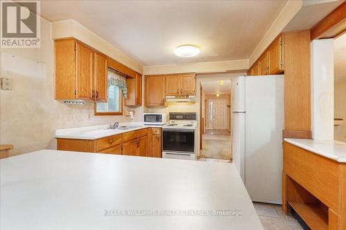 34 Riverglen Drive, Georgina, ON - Indoor Photo Showing Kitchen With Double Sink