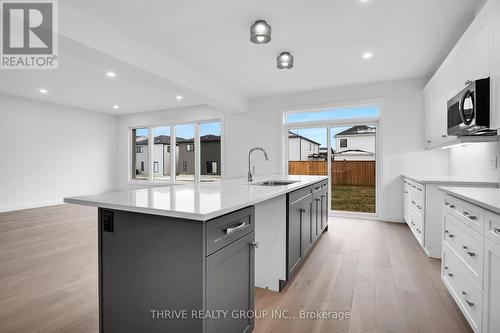 3068 Buroak Drive, London, ON - Indoor Photo Showing Kitchen