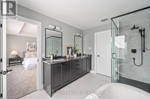 2060 Wickerson Road, London, ON - Indoor Photo Showing Bathroom