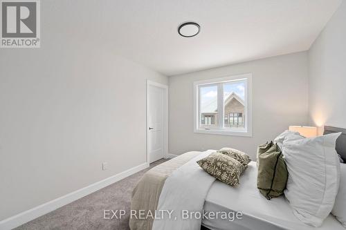 2060 Wickerson Road, London, ON - Indoor Photo Showing Bedroom