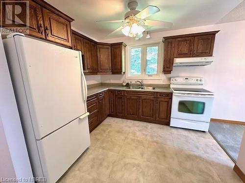 624 Lakeshore Drive Unit# 12, North Bay, ON - Indoor Photo Showing Kitchen With Double Sink