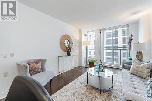 1507 - 388 Bloor Street E, Toronto (Rosedale-Moore Park), ON - Indoor Photo Showing Living Room