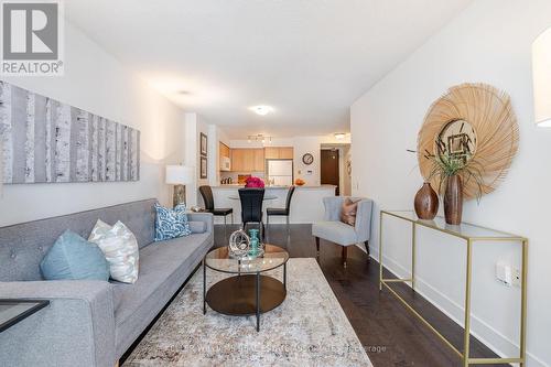 1507 - 388 Bloor Street E, Toronto (Rosedale-Moore Park), ON - Indoor Photo Showing Living Room