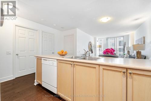 1507 - 388 Bloor Street E, Toronto (Rosedale-Moore Park), ON - Indoor Photo Showing Kitchen With Double Sink