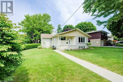 303 Stonybrook Drive, Kitchener, ON - Outdoor