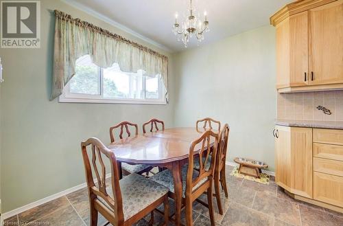 303 Stonybrook Drive, Kitchener, ON - Indoor Photo Showing Dining Room