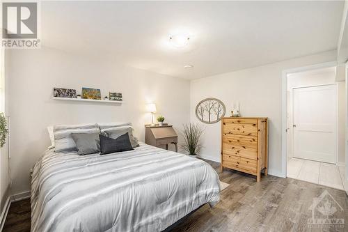 518 Kindred Crescent, Kemptville, ON - Indoor Photo Showing Bedroom