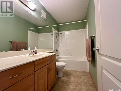 106 4451 Nicurity Drive, Regina, SK - Indoor Photo Showing Bathroom