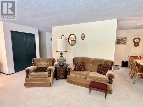 117/105 Sundial Road, Oliver, BC - Indoor Photo Showing Living Room