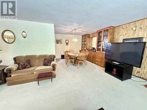 117/105 Sundial Road, Oliver, BC - Indoor Photo Showing Living Room