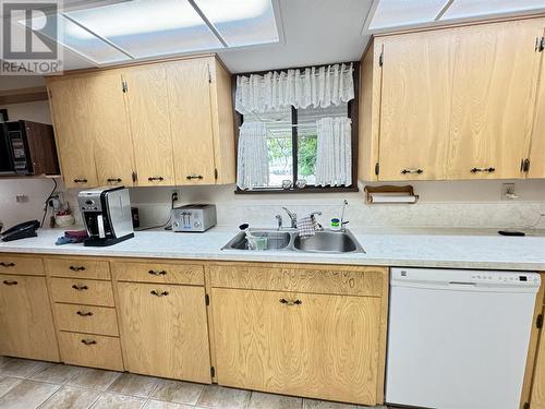 117/105 Sundial Road, Oliver, BC - Indoor Photo Showing Kitchen With Double Sink