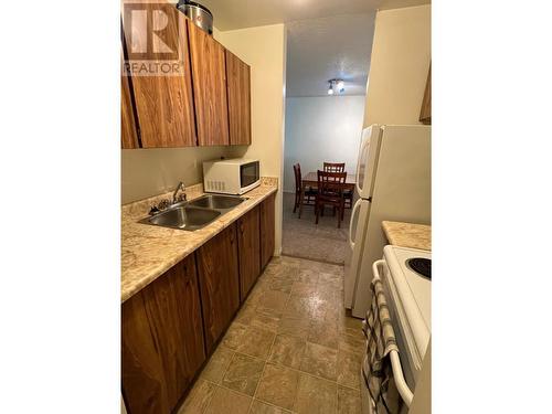 216 Spieker Avenue Unit# 317, Tumbler Ridge, BC - Indoor Photo Showing Kitchen With Double Sink