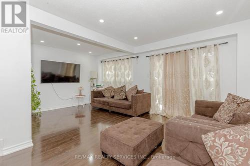 197 Fleetwood Crescent, Brampton (Southgate), ON - Indoor Photo Showing Living Room