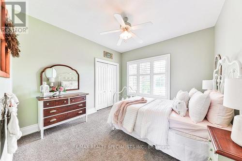 2115 Cunningham Court, Milton (Moffat), ON - Indoor Photo Showing Bedroom