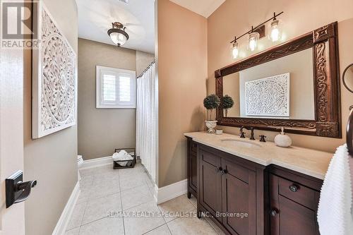 2115 Cunningham Court, Milton (Moffat), ON - Indoor Photo Showing Bathroom