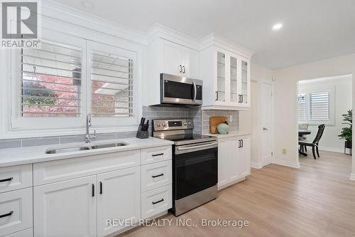 344 First Avenue N, Welland, ON - Indoor Photo Showing Kitchen With Double Sink