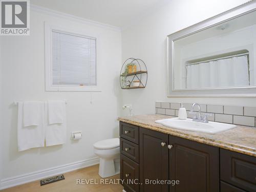 344 First Avenue N, Welland, ON - Indoor Photo Showing Bathroom