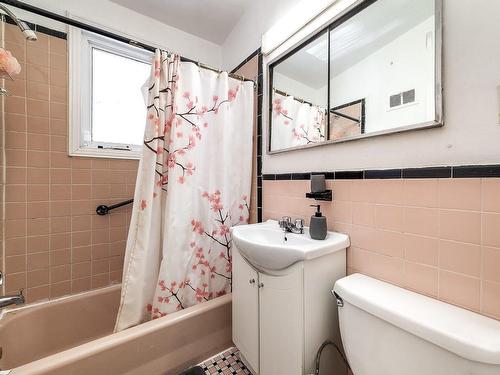 Bathroom - 7510 Ch. Guelph, Côte-Saint-Luc, QC - Indoor Photo Showing Bathroom