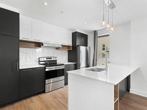 Kitchen - 509-9675 Av. Papineau, Montréal (Ahuntsic-Cartierville), QC - Indoor Photo Showing Kitchen With Upgraded Kitchen