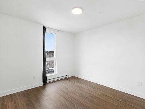 Bedroom - 509-9675 Av. Papineau, Montréal (Ahuntsic-Cartierville), QC - Indoor Photo Showing Other Room