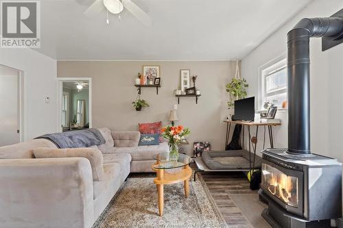 12147 St. Jacques Street, Tecumseh, ON - Indoor Photo Showing Living Room