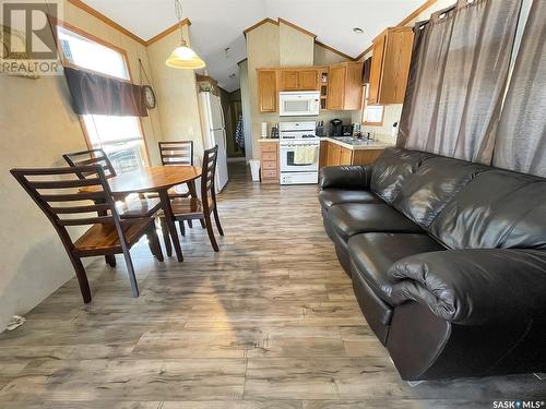 Merilee Way, Rock Ridge Rv Resort, Webb Rm No. 138, SK - Indoor