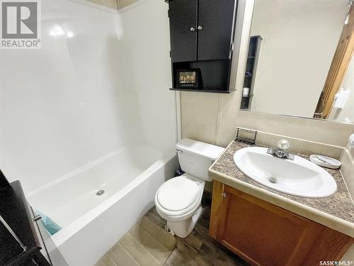 Merilee Way, Rock Ridge Rv Resort, Webb Rm No. 138, SK - Indoor Photo Showing Bathroom