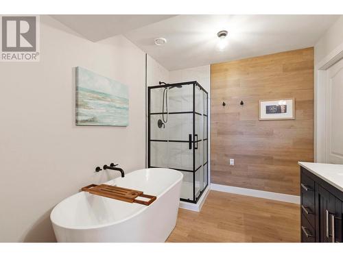 2490 Sexsmith Road, Kelowna, BC - Indoor Photo Showing Bathroom