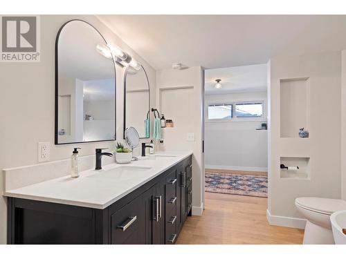 2490 Sexsmith Road, Kelowna, BC - Indoor Photo Showing Bathroom