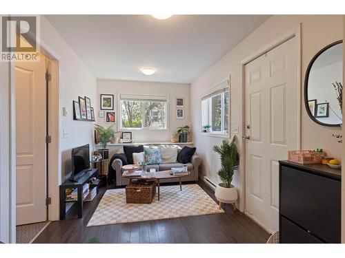 2490 Sexsmith Road, Kelowna, BC - Indoor Photo Showing Living Room