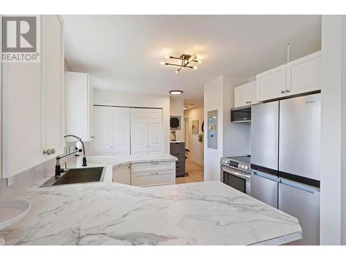 2490 Sexsmith Road, Kelowna, BC - Indoor Photo Showing Kitchen