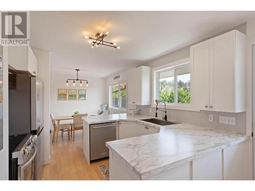 2490 Sexsmith Road, Kelowna, BC - Indoor Photo Showing Kitchen