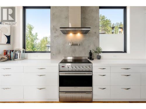 3450 Shayler Road, Kelowna, BC - Indoor Photo Showing Kitchen