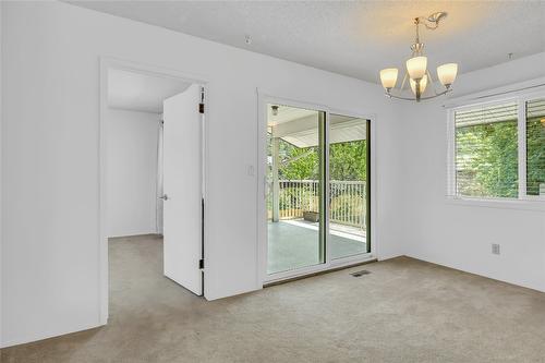 811 Tamarack Drive, Kelowna, BC - Indoor Photo Showing Other Room